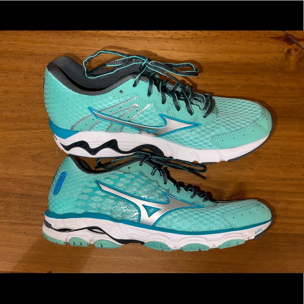 Mizuno Wave inspire 11 running shoes women’s 9.5